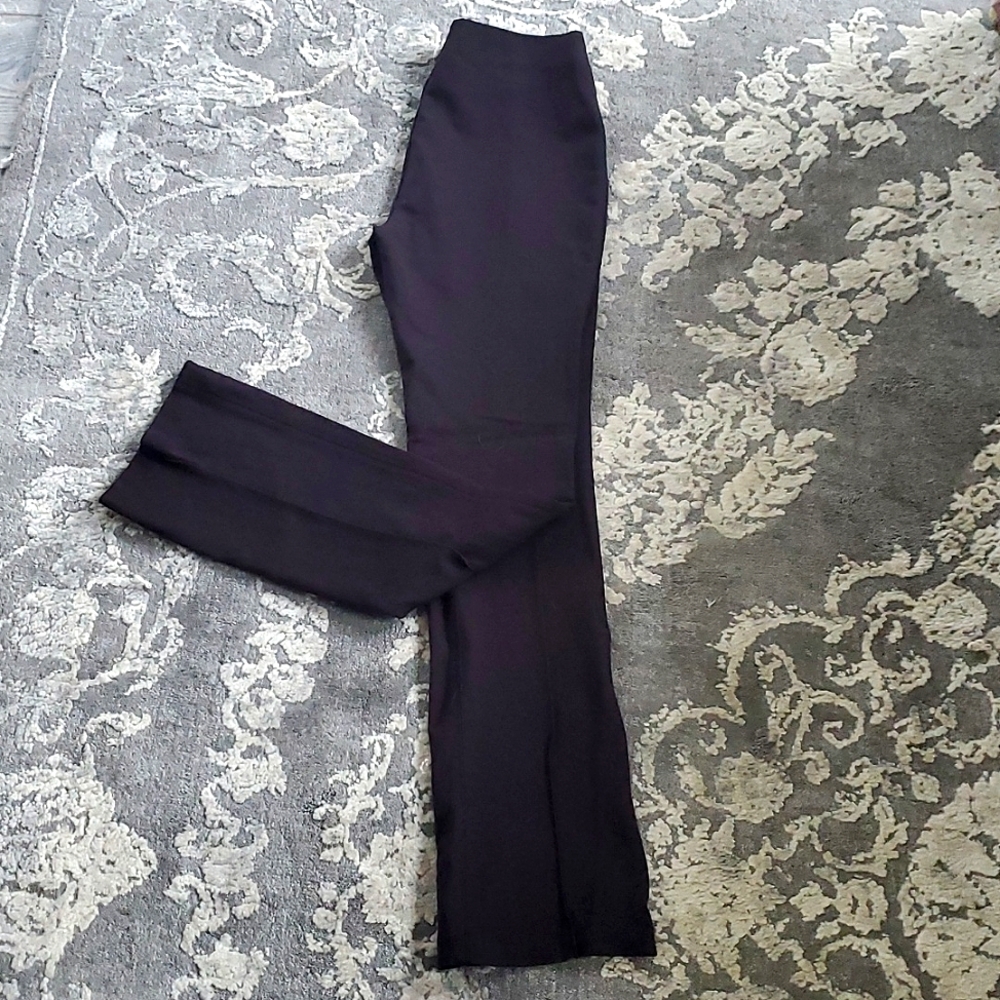 NWOT Elizabeth and James stretch pants